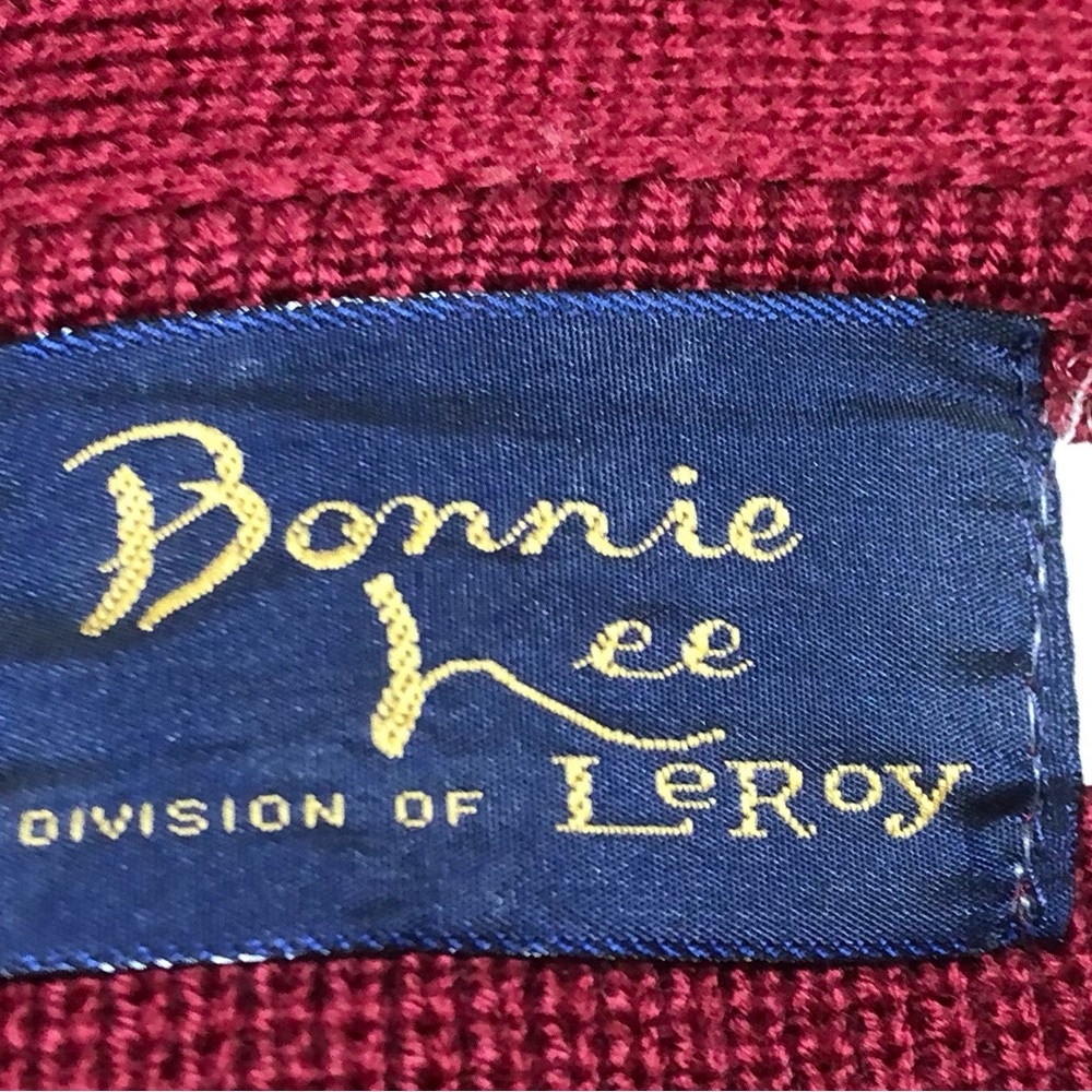 Vintage Bonnie Lee Leroy ladies Knit Cape Maroon Shaw 46 14/16 Womenβs Sweater - Picture 10 of 11